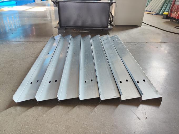 Automatic Steel Frame Cz Purlin Roll Forming Machine Computer Control 2